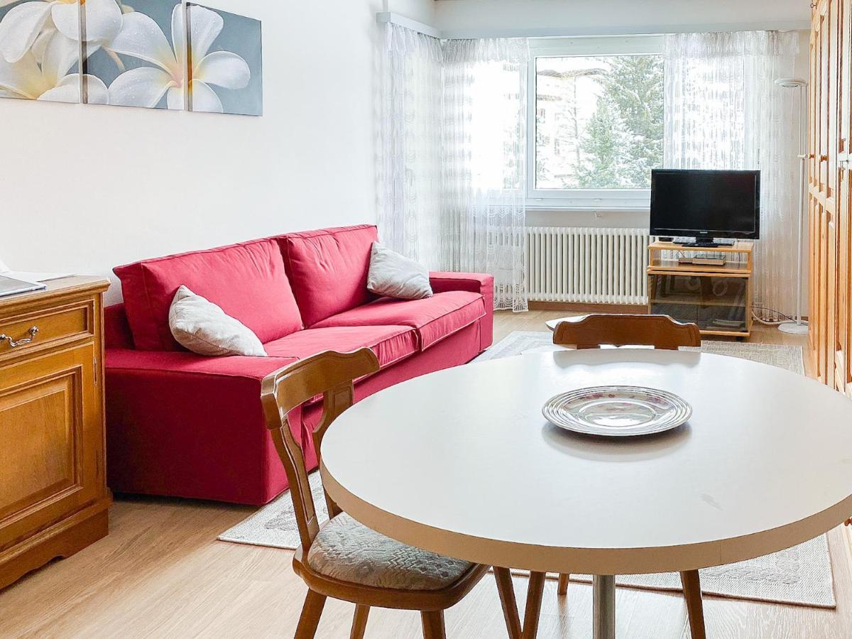 Zentrale Wohnung in St. Moritz mit großem Balkon Exterior foto