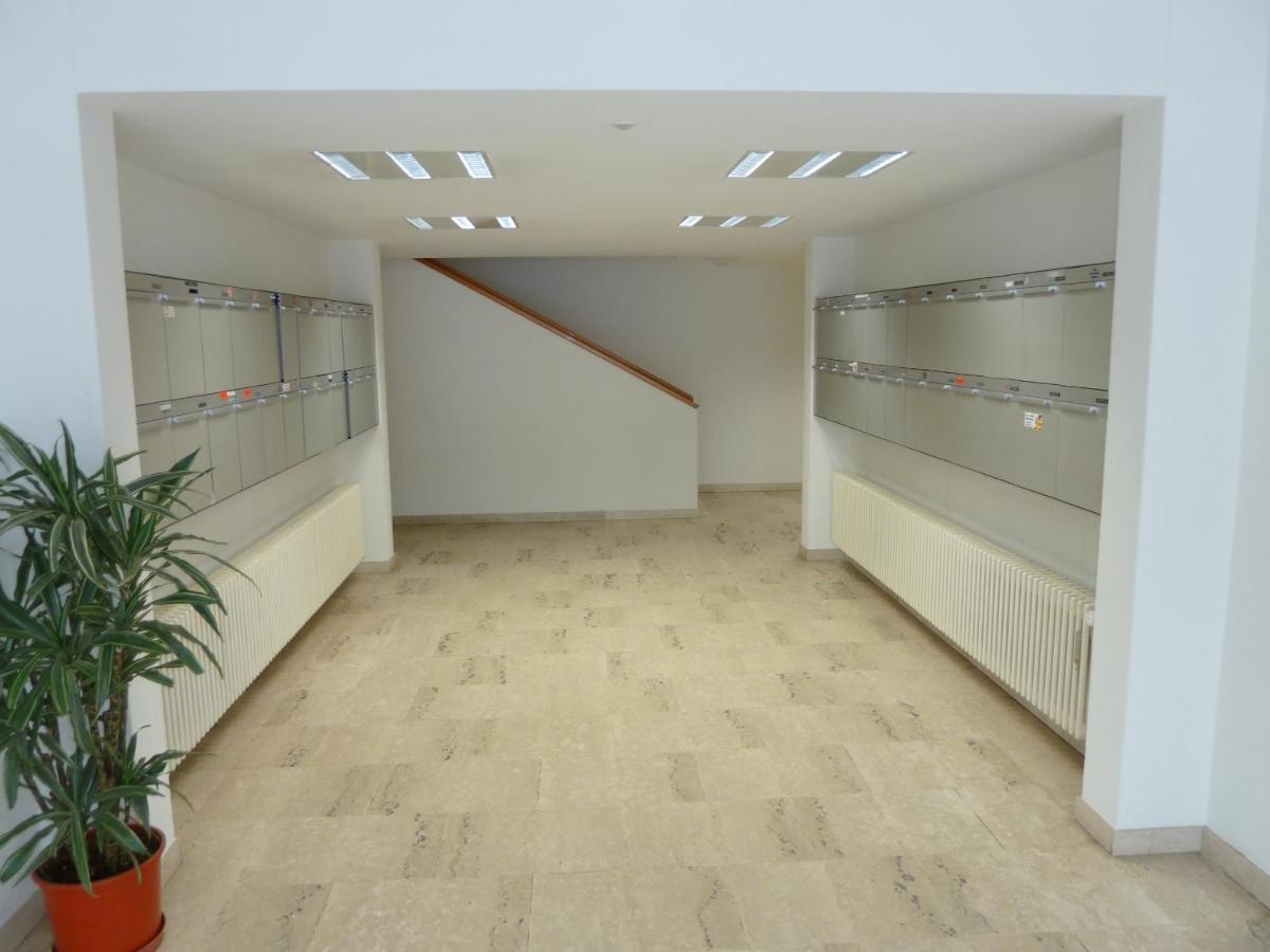 Zentrale Wohnung in St. Moritz mit großem Balkon Exterior foto
